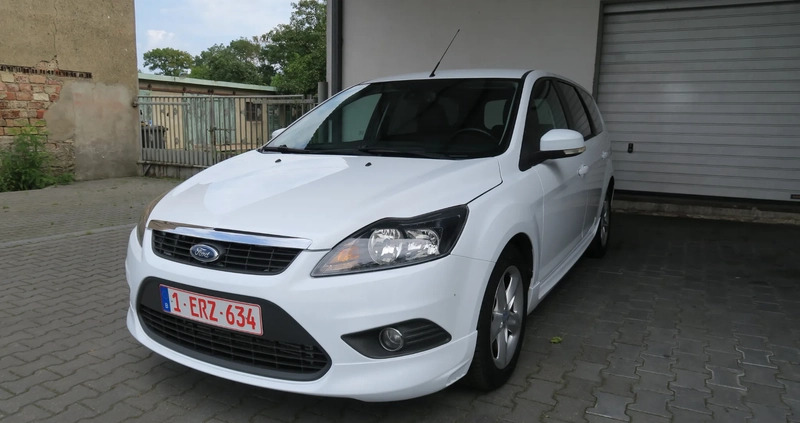 Ford Focus cena 17900 przebieg: 176000, rok produkcji 2010 z Cybinka małe 379